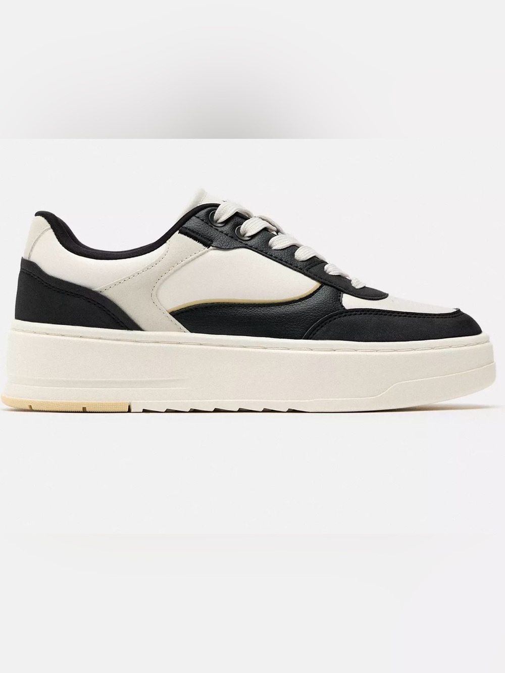 Zara Classic Platform Lace-Up Sneakers in Black & Cream Size 6.5